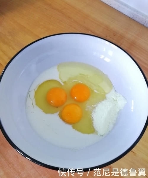 面粉这样做，只要一个蒸锅，比馒头松软香甜，吃一次就会喜欢上它