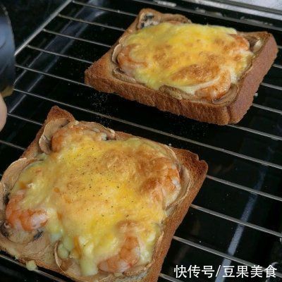 虾仁|史上最好吃的香煎口蘑虾仁三明治做法