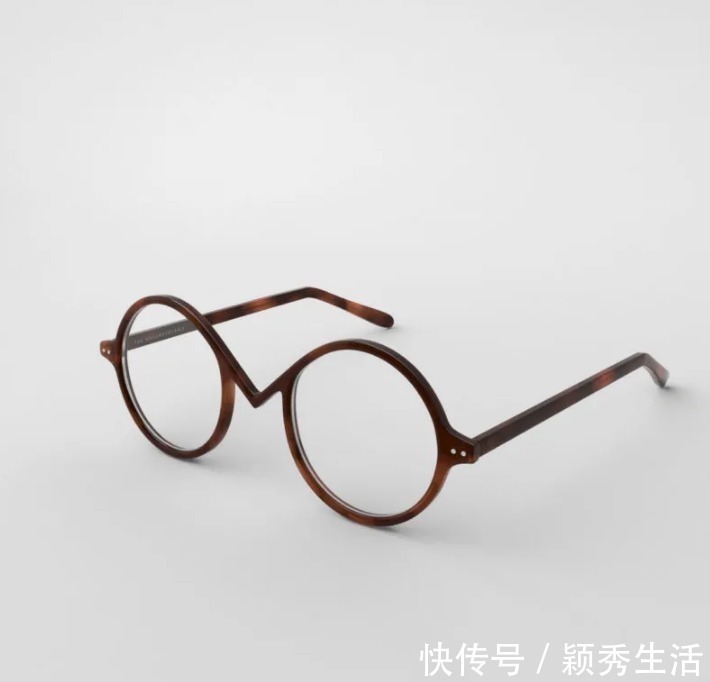 rin这位设计师做出了真正的“无用设计”，网友：每一个设计都要被骂