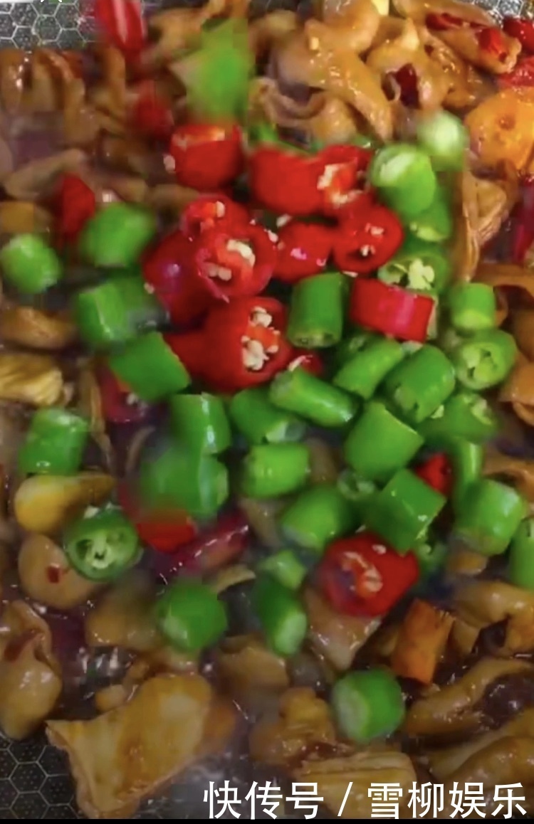 干锅爆炒肥肠,好吃还是下酒菜