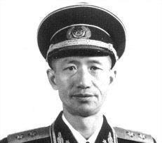 救主|单骑救主、温酒斩华雄，不说赵云关羽，且说我军一位“傲气”将军