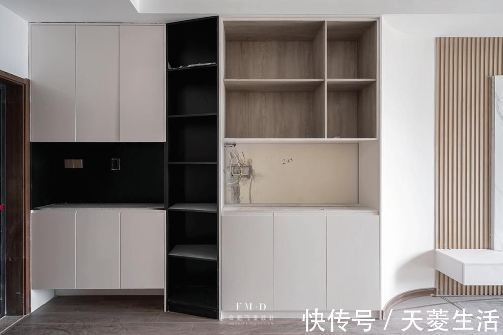 mom决定了,玄关和餐厅就打一体柜,三段式收纳占地不到1㎡,实用