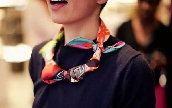 丝巾这么系，注定要比别人更美丽！