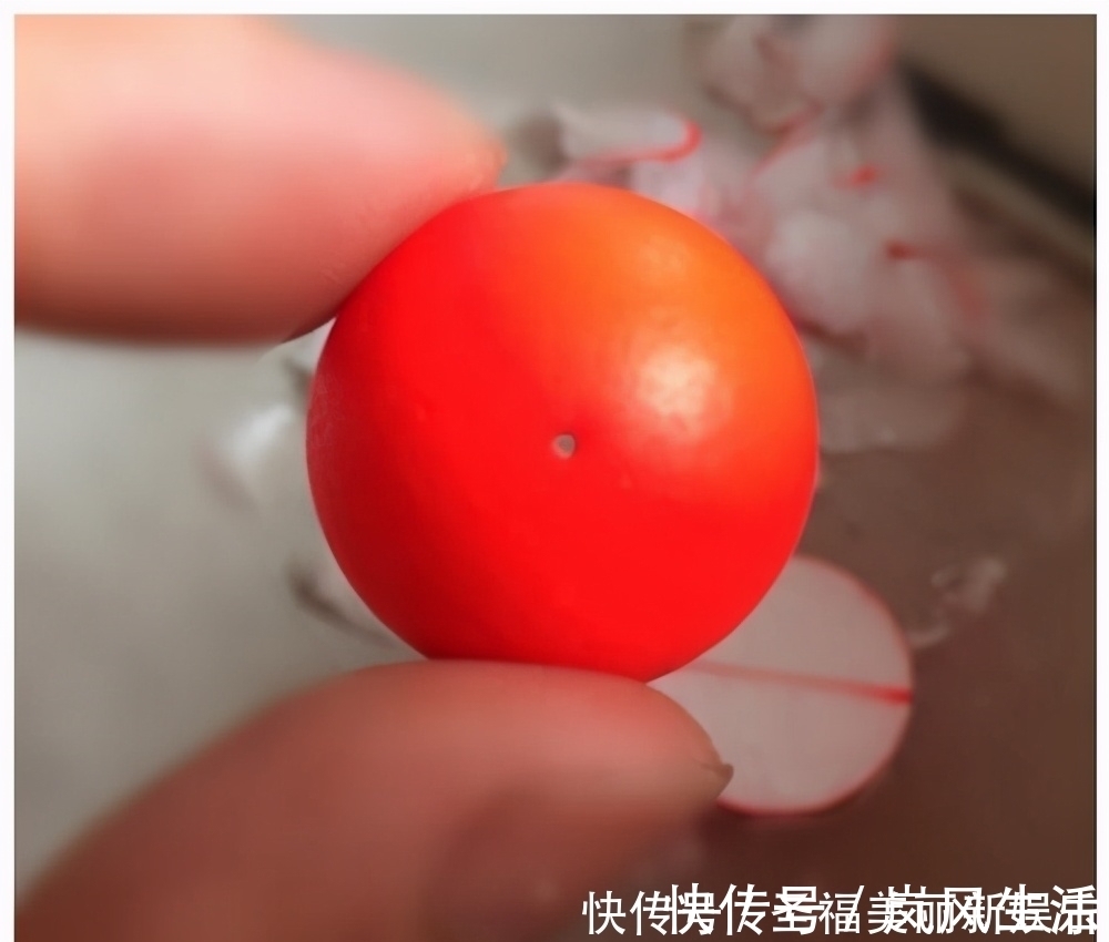 水面|夏季浮钓草鱼新方式，比钓鱼更容易钓获草鱼，装备非常简单