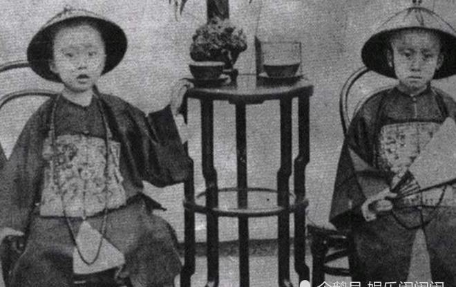 中国|中国最后一次帝王葬礼,由128个人抬棺,百姓自发的来给他送行