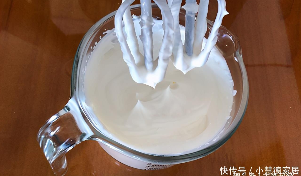 面皮|带着秋味的甜品,多层柔软的桂花蛋糕,入口即化,好吃又好看