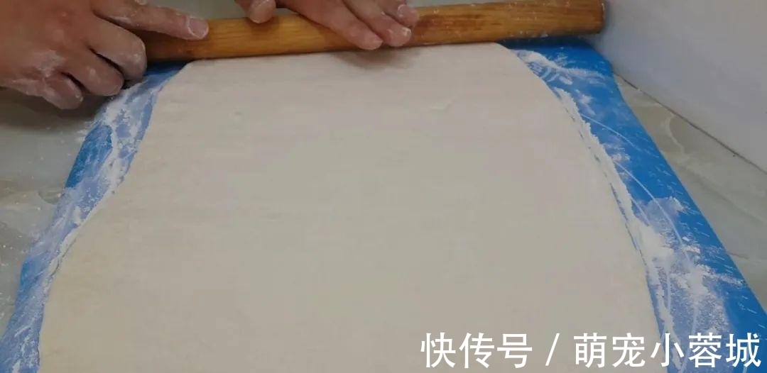 面粉这样做才好吃，加几勺白糖，外皮焦脆又营养，出锅孩子抢着吃