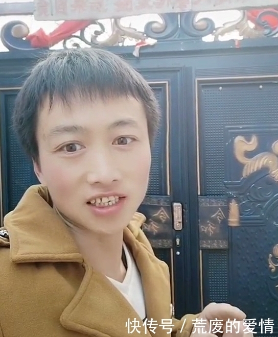 哥家门,村民情绪激动夺锤,朱之文助理发声