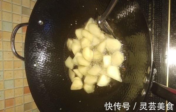 经常吃土豆的注意了，几十年来都吃错了，这样吃才最健康！