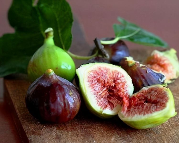 人到中年想长寿，可以多吃3种食物，排毒养颜，提高免疫力！