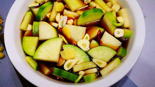  好吃但|跟着老妈学腌萝卜，做法真简单，30年的老方法，1天就能吃，香