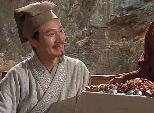 水浒传中,都是梁山首领,为什么王伦比晁盖和宋江,更有眼光