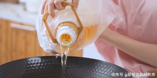 潮汕|难怪潮汕女生皮肤好!这一盘肥而不腻,满满都是胶质,谁吃谁爱!