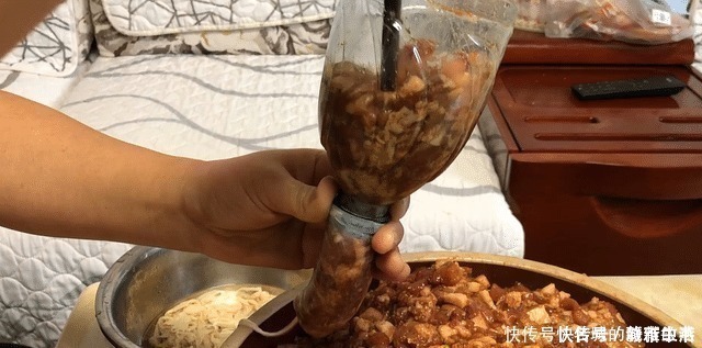 猪肠衣|想灌香肠的要收藏!这配方我用了15年,没有腥味,腊肠嚼劲十足