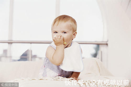 喂食|还在追着喂饭?爸妈不妨做好4件事,让孩子爱上自己吃饭