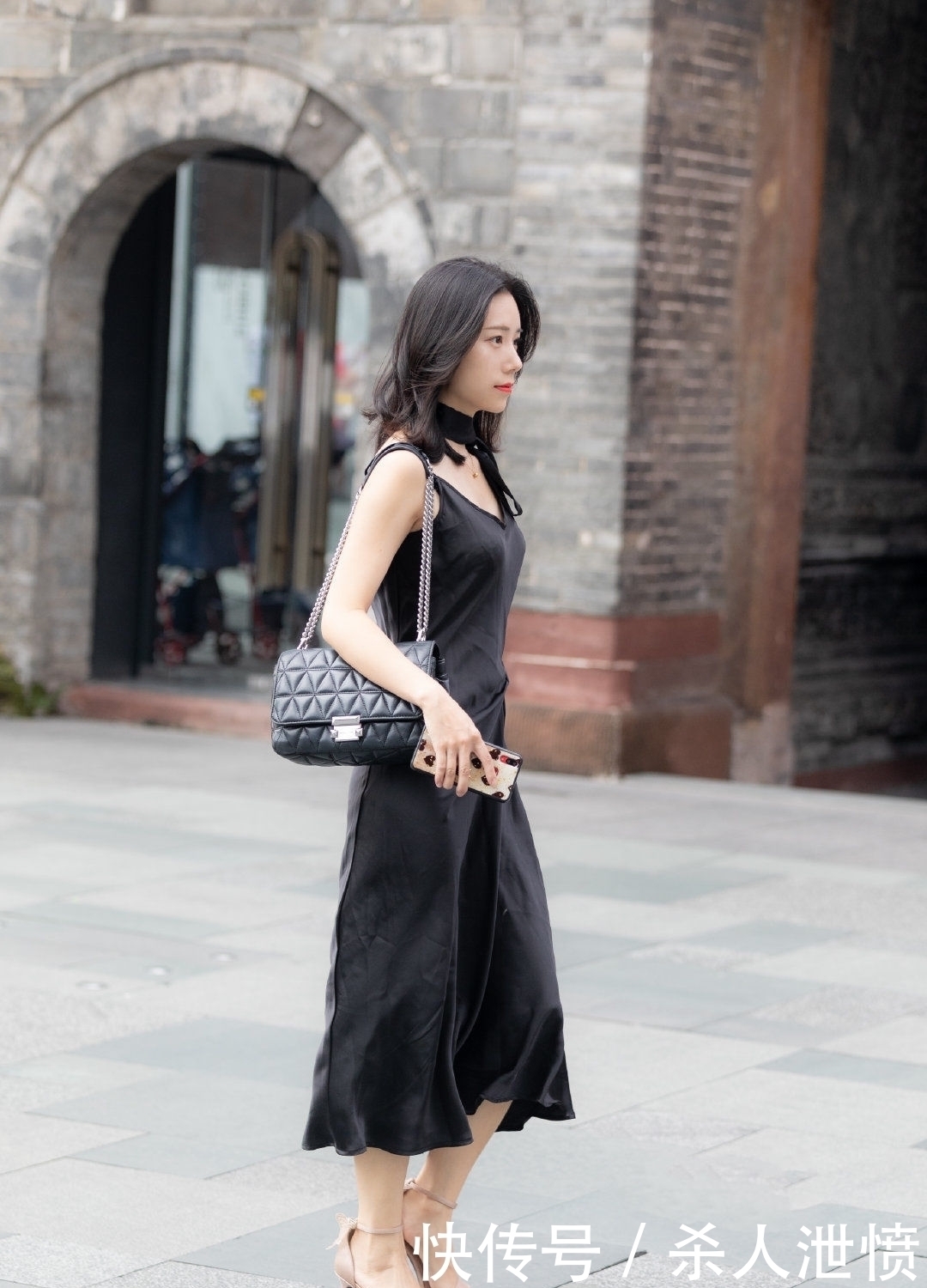 优雅|春夏出街想要穿得高级,首选黑色系穿搭,低调又优雅,女人味十足