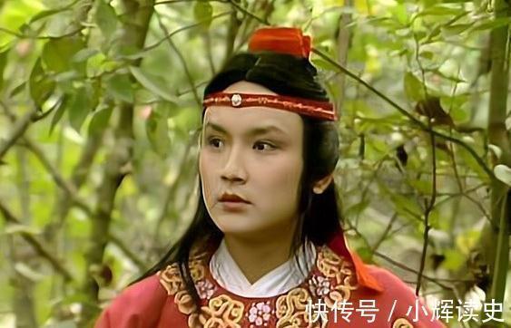 曹雪芹#秦可卿出殡路上,曹雪芹为何安排贾宝玉偶遇二丫头?有三大用意