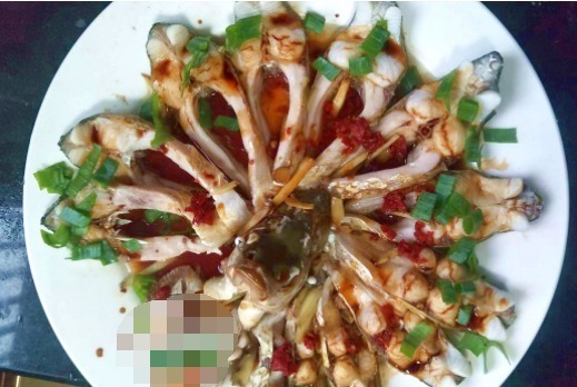 家人聚餐,这道家常蒸菜,蒸一蒸,8分钟上桌,鲜美到流口水