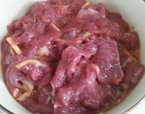 做法|炒牛肉时,下锅前多做一步,牛肉鲜嫩爽滑,不老不柴还不粘锅