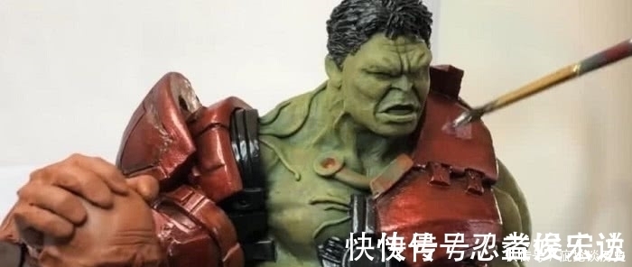 振金|浩克自制手办:手拿灭霸头颅,装备振金手臂,无敌浩克无疑了