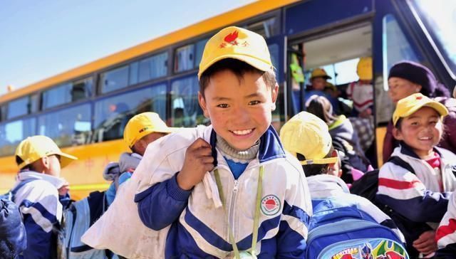 小学生|这位小学生的作文火了，刚读完第一句，多数爸爸都安静了