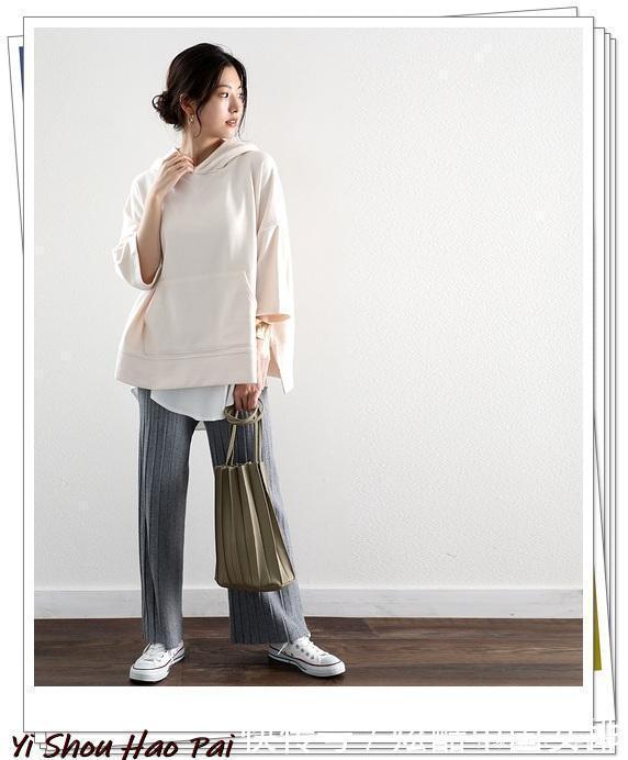 卫衣的15种秋季简单穿搭分享!把休闲的单品穿出轻熟优雅的感觉