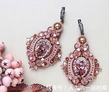 蛇腹线 款式各不相同,蛇腹线手工饰品展示了独特的美