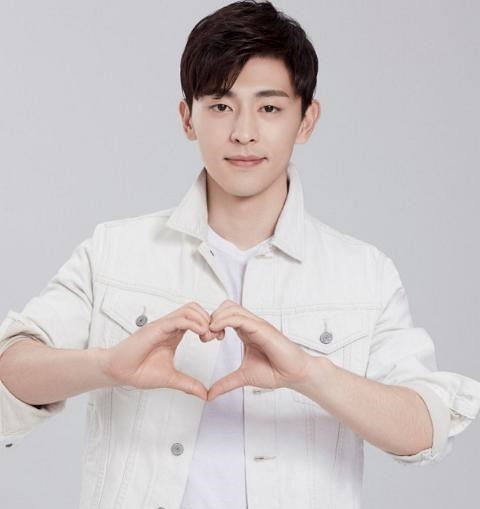 特别节目|邓伦特别节目于《在一起》推出,悼念在武汉中犯错的大连小伙子