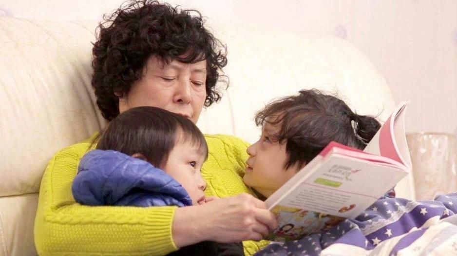 汪女士|“最手巧”姥姥火了！担心纸尿裤太热做“大改造”，网友：太实用