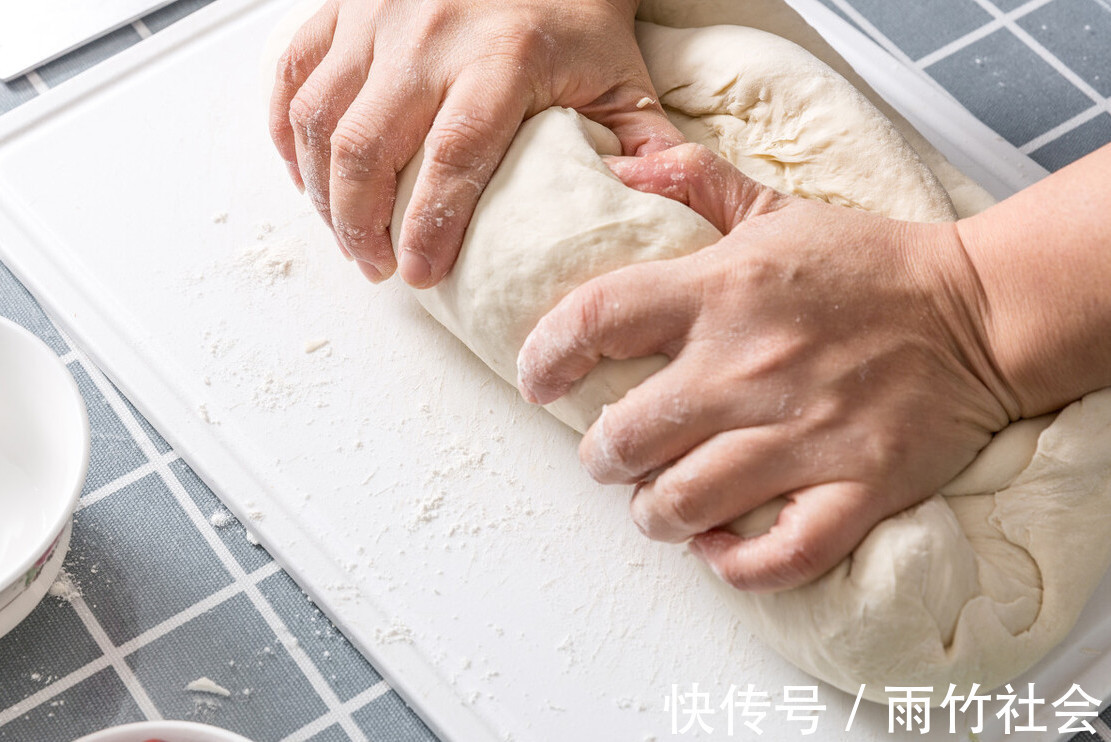 馒头|发面,别只知道用酵母,教你2招,只需10多分钟,发满一整盆
