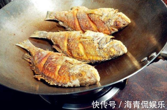 煎鱼,千万别直接下锅煎!大厨教你4招,不粘锅不破皮,不碎不腥