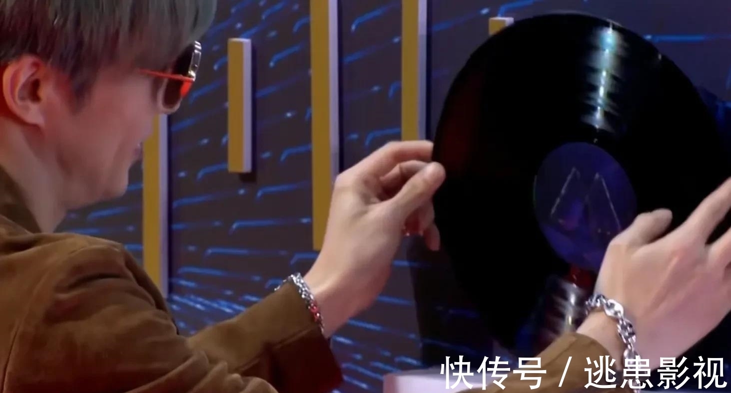 一场音乐盛典8位明星遭遇尴尬，暴露娱乐圈三大真实现状