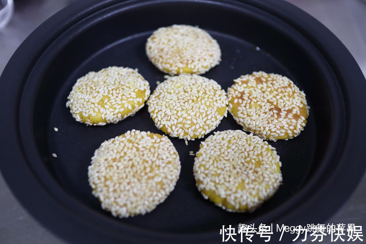 面团|用南瓜糯米做的3款小吃,还没出锅就流口水了,连老妈都没忍住