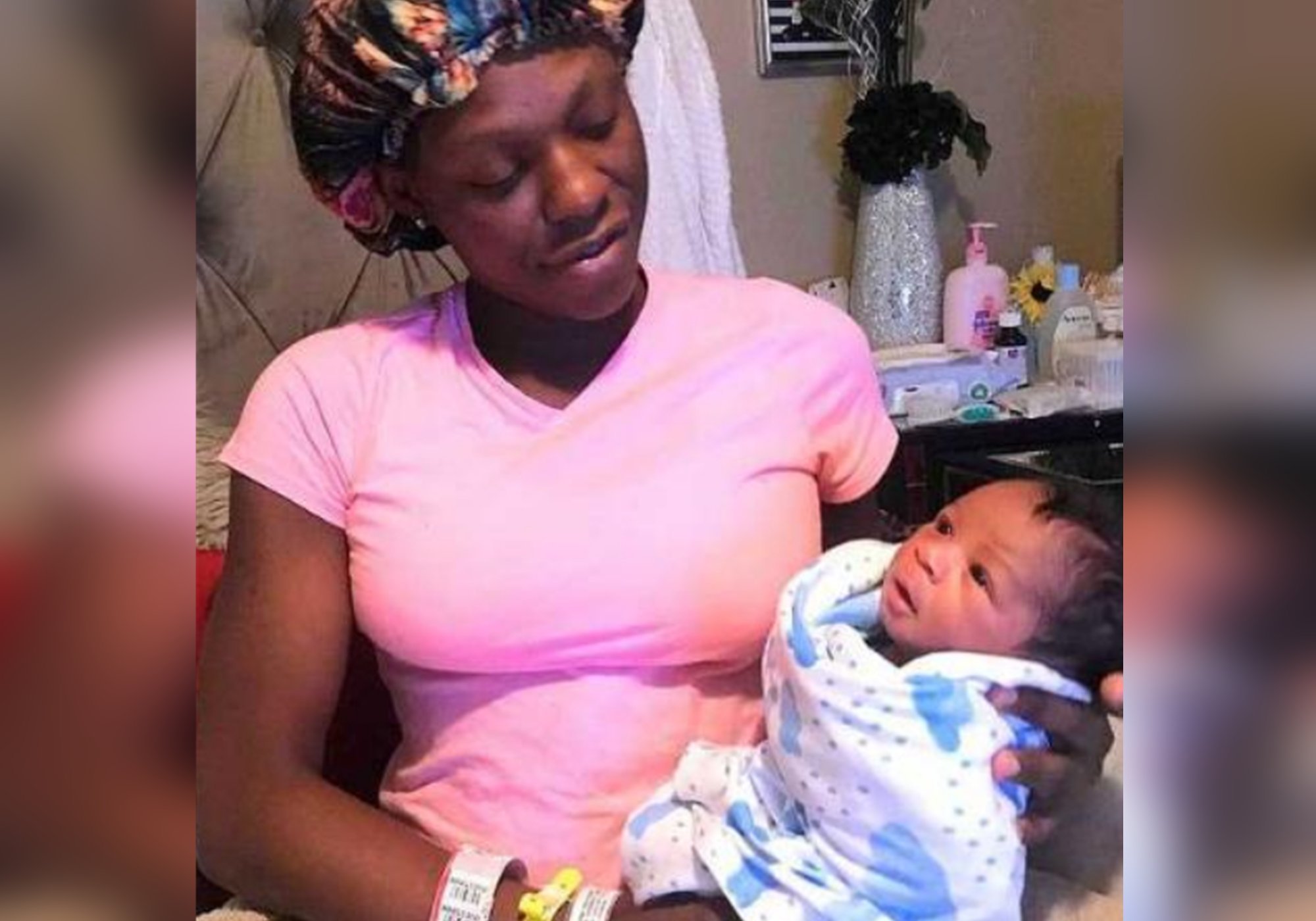 双胞胎|姐姐在腹中被弟弟“吸收”,化为胎记印在了弟弟腿上,爱的胎记