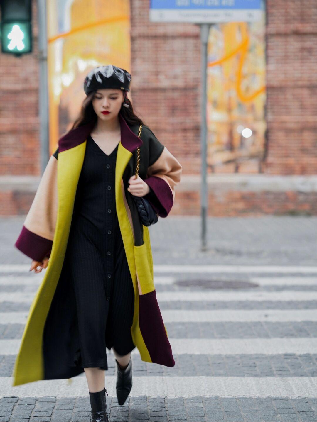 气质|想打造熟龄气质美就试试“大衣”,实用大气又时尚,轻松演绎高级