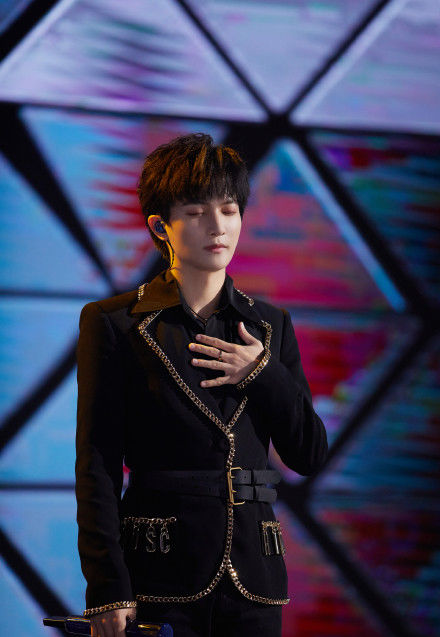 哇唧唧哇失算了？選手開麥被嘲難聽，最大受益者卻是周深