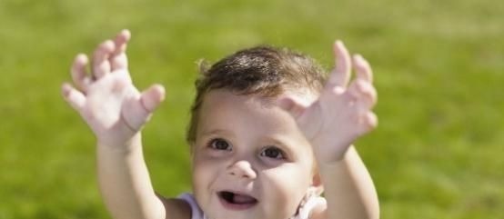 发育|周岁以内的宝宝，如果存在这四种表现，可能发育的比较迟缓
