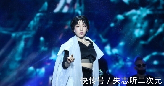 困局|“巨星”吴莫愁困局：从红极一时到“失业”，一手好牌怎么糊的？