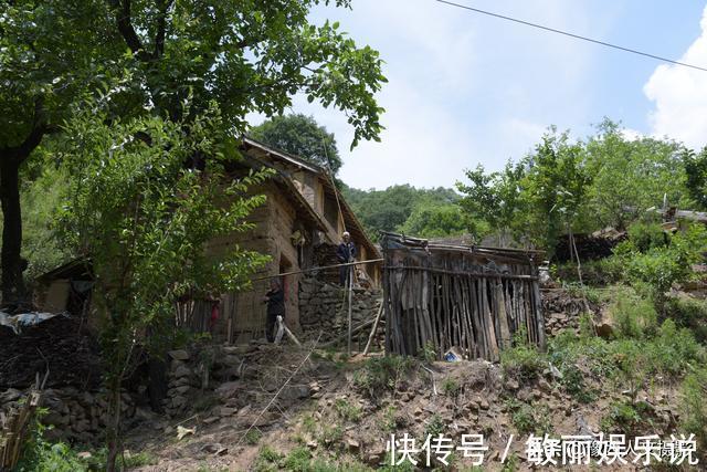 墨斗&名叫李根的82岁老木匠,一天精工制作两个小方凳,坐在家里就卖完