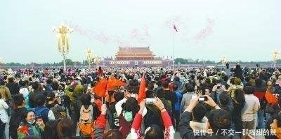 旗杆|国人必知天安门广场的旗杆高326米，为何国旗只升238米