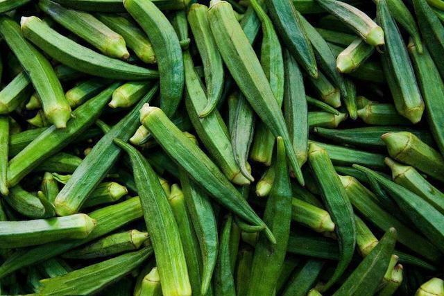 关键|为什么你炒的秋葵又苦又涩这一步是关键,很多人都忽略了