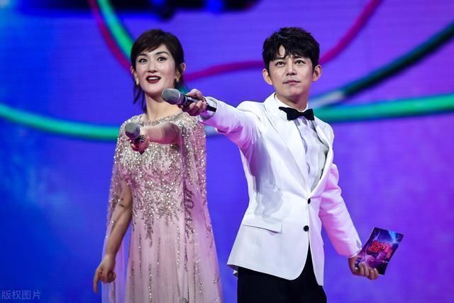 何炅|何炅只是导火线，揭开了偶像应援的恶臭面目