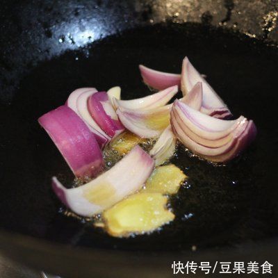 好吃下饭的红烧葱烤大排几分钟就学到手