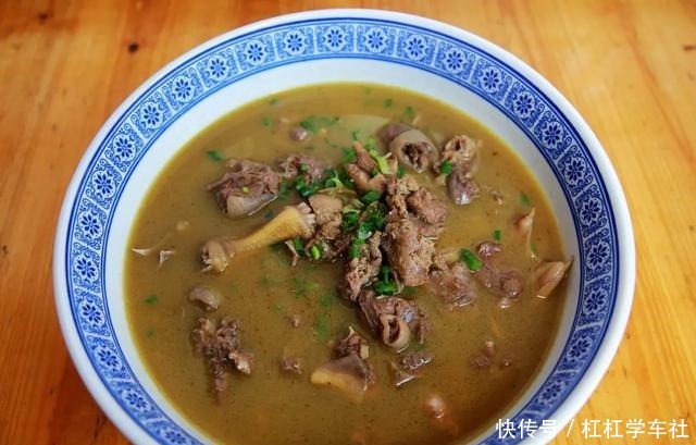 江西铜鼓经典的客家美食,丰盛的“土八碗”!令人念念不忘!