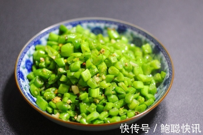 肉末橄榄四季豆,孩子去外面吃饭,每次必点的一道下饭菜