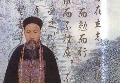 俗语“儿子像娘,金砖砌墙”,其实说女儿的下半句,才是真正精髓