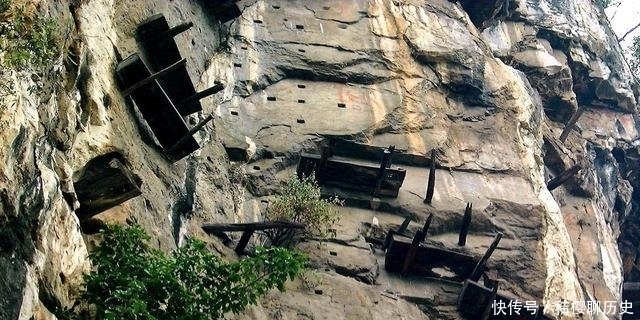 悬棺遗址|悬崖峭壁上的悬棺是如何被放上去的?专家研究多年直呼:太聪明!