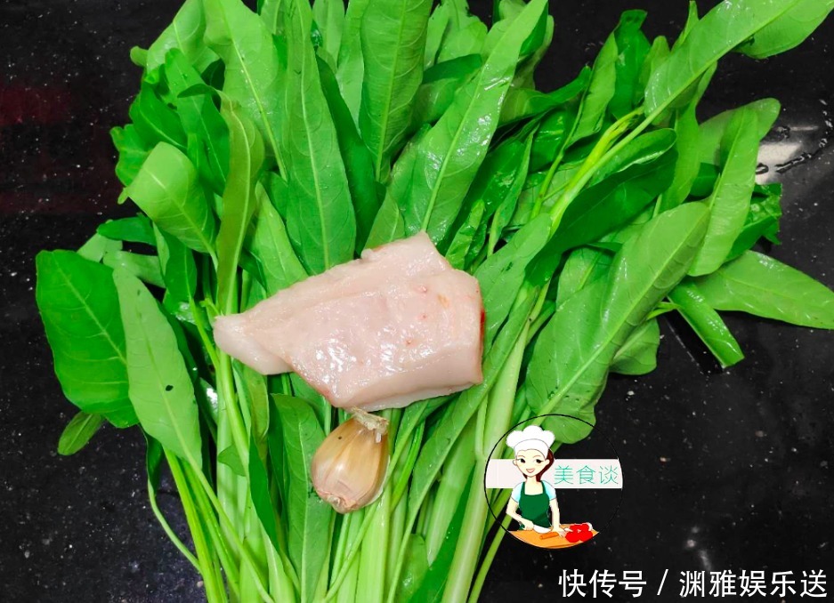  大火爆炒|炒空心菜时，第一步先焯水就错了，大厨教您一招，空心菜不黑不黄