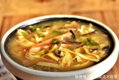 天热，多给家人喝此汤，比鱼汤肉汤还好，酸辣开胃，10分钟搞定