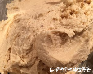 芝麻酥饼别再出去买了,教你在家自制芝麻饼,一顿5个都不够!